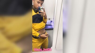 I mastube in the plane bath and exploded my milk