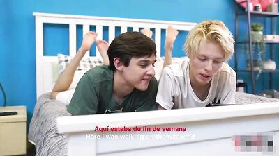 Gay Porn Threesome: Blond Twink Boys Go Bareback