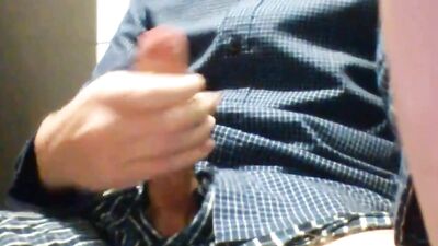 PUBLIC TOILET JERK OFF AND CUM IN GERMAN UNIVERSITY