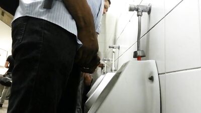 Spy Men Urinal 3