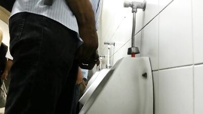 Spy Men Urinal 3