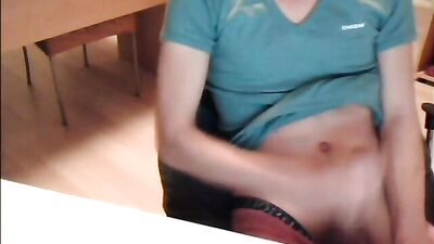 Young & Hung: Web-Cam Solo Handjob Revenge!