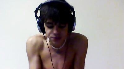 Moaning Cutie - Web-Cam Handjob Revival!