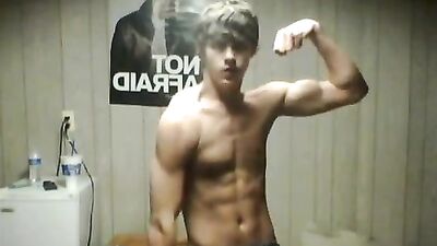 Flexing Muscle Boys: Hot Guys Explosive Solo Show!