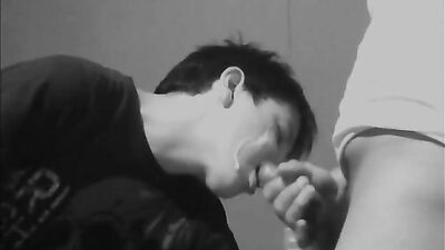 Facial Frenzy: Cocksucking Twinks Oral Expertise!