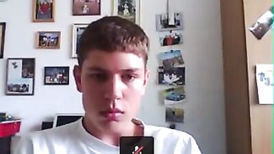 Gay Web-Cam Handjob - Serious Business!