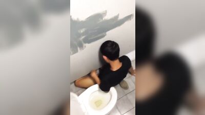 Orally Exposed: Public Suck-Off!