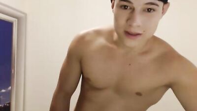 Hot Muscle Bodies: Amateur Ass Play for Your Fantasies