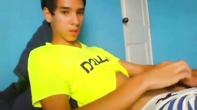 Latino Twink Exposes His Handsome Body While Jerking on Webcam