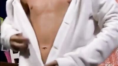 Blond Beauty Cumshots: Amateur Boys Delight