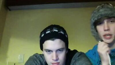 Gay Couples Sweet Handjob Adventure: Amateur Oral Delights!