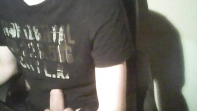 Handjob Hottie: Amateur Cum Shots with Nice Guy Masturbating!