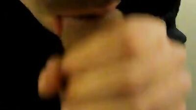 Gay Porn: Amateur Blowjob Cum Shots Handjob - Explore the passion with your friend!