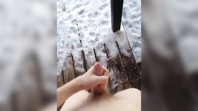 Outdoor Cumshot Fetish: Snowy Jerk-Off Adventure