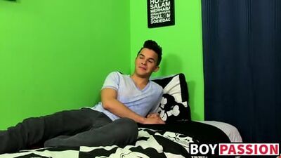 Twink Andy Taylor Inserts Dildo And Wanks Off Until Cumming