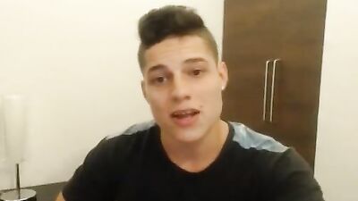 Young Muscled Gay Amateurs: Cum Shots and Handjobs