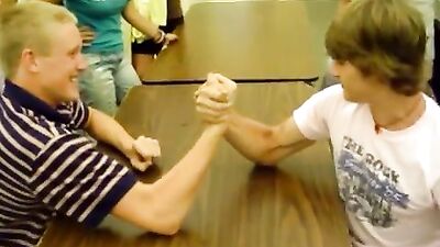 Muscle Men: The Ultimate Armwrestling Showdown!