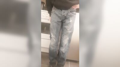 I love pissing my jeans!