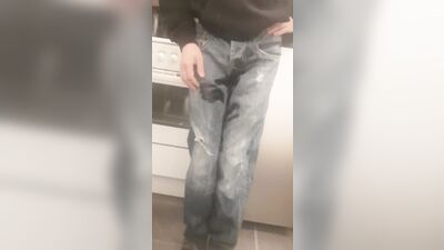 I love pissing my jeans!