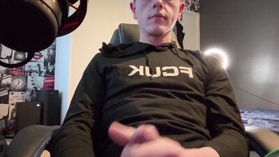 British Amateur Teen Chav Masturbates and Cums while watching porn