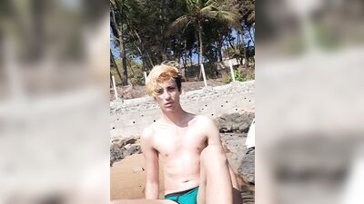 Twink at beach ⛱️