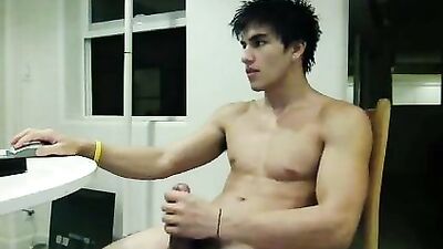 Gaytube Cutie Jock Pumps His Muscles to Orgasmic Bliss!
