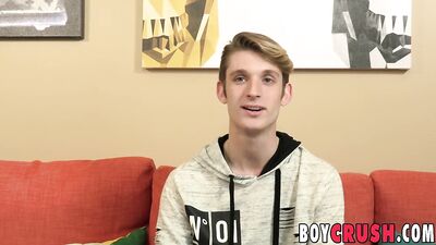 Sweetheart Chris Tucker wanks off vigorously after interview