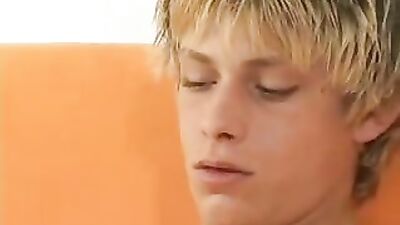 Blond Twink Eyes, Smile and Cum: Exploring the Amateur Side of Gay Porn!