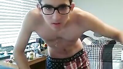 The Little But Very Attractive Amateur Simpleton Cumshots Handjob