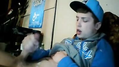 Gay Cam Cumshots - Amateur Web-Cam Action