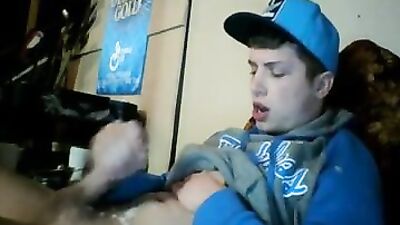 Gay Cam Cumshots - Amateur Web-Cam Action