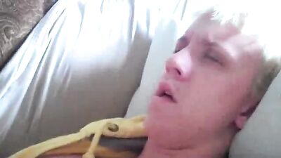 Blond Twink Cum Play: Enjoyable Gay Porn Video!