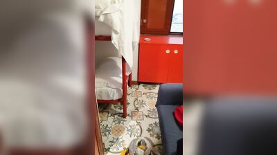 Amico etero ci sorprende in vacanza... Parte 1