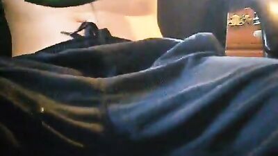 Handjobs & Cumshots - The Ultimate Amateur Masturbation Experience!