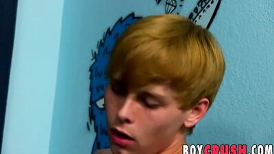 Inked twink cums while being fuked in the ass