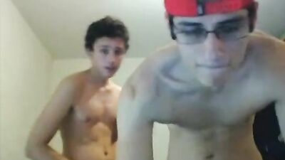 Jerking together on cam: Two straight teens pleasuring each other for tips!
