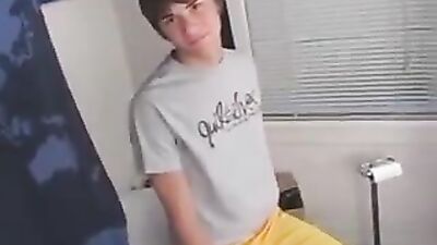 Young Cutie: Solo Gay Porn Video