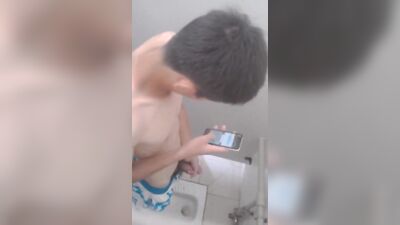 Gay Mobile Porn: Cumming Amateur Asian Dreams!