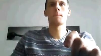 Gay Porn Web-Cam Solo - Big and Nice Cock Röss jerking-off