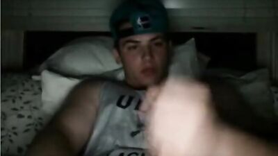 Oh! Raging Amateur Handjob - A Gay Porn Experience