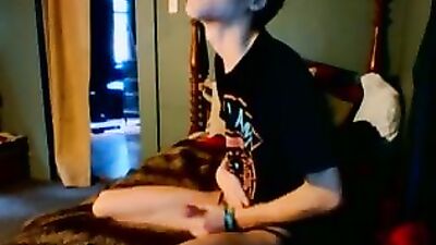 Young Cutie Masturbates: A Handjob and Amateur Cum Shot Delight!