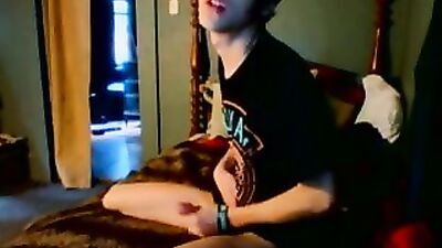 Young Cutie Masturbates: A Handjob and Amateur Cum Shot Delight!