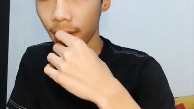 Asian Fountain Cummer: Slender Asian Webcam King!