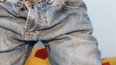 Asian Fountain Cummer: Slender Asian Webcam King!