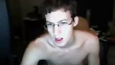 Young Masturbator on Webcam: Back for More!