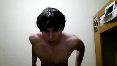 Gay Muscle Boy with Super Abs Web-Cam Flexes and Shows off His Ripped Body!