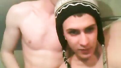 Cutie Couple on Webcam: Amateur Handjobs and Cum Shots!