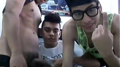 Colombian Twinks: Hot Amateur Group Sex!