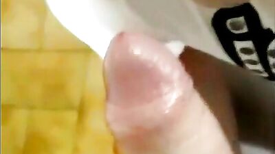 Mouth-Watering Twink Loves Cum and Cock - Hot Oral Delight!