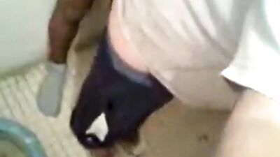 Sex in Public Bathroom: Amateur Cum Shots